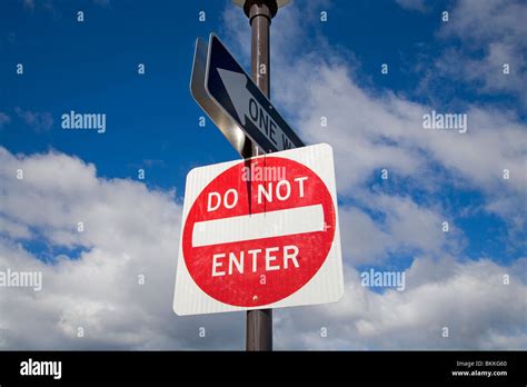 Do Not Enter Sign On A One Way City Street Stock Photo Alamy