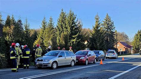 Zderzenie trzech samochodów na DK28 w Potoku