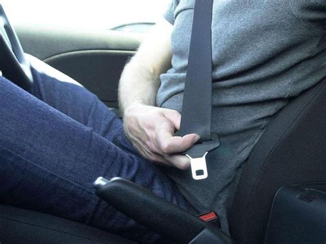 Drivers Should Get Penalty Points For Not Wearing Seat Belt Survey