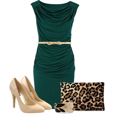 Love This Hunter Green Dress Keeping It Classy With Images Stunning Outfits Hunter Green