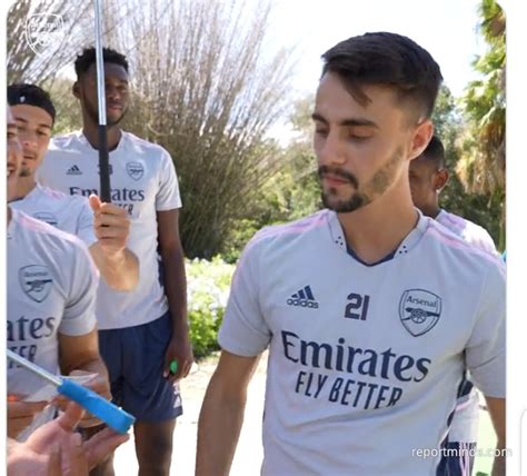 Arsenal S Gabriel Jesus Pictured Showing Off Skills In Golf With Team