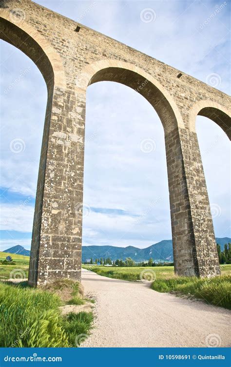 Great Arch Of Aqueduct Stock Image Image Of Rural Spain 10598691