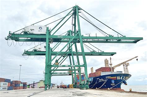 Muara Port welcomes container feeder vessel | Borneo Bulletin Online