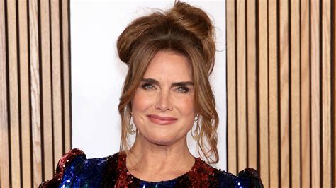 Brooke Shields Reveals The 1 Secret To Filling In Her Famous Eyebrows