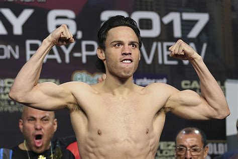 Is Julio Cesar Chavez Jr As Good As His Father Julio Cesar Chavez Sr Essentiallysports