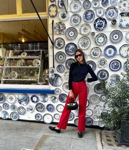 Alexa Chung Confirma Que Rojo Y Negro Es La Combinaci N De La Temporada