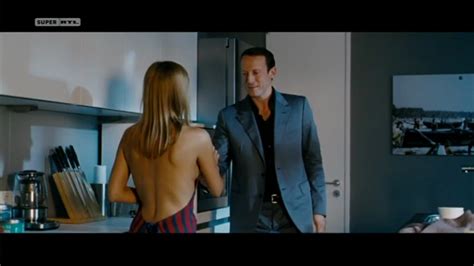 Naked Noemi Besedes In Mann Tut Was Mann Kann