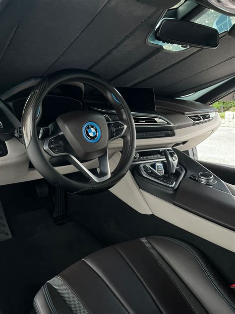 i8 pill white 3