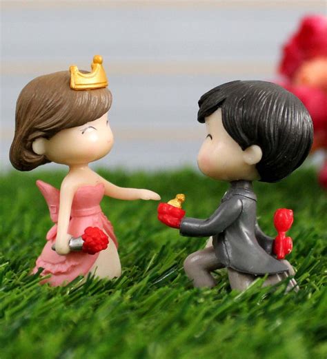 Buy Romantic Love Proposal Couple Set Of 2 Polyresin Figurine At 25 Off By Tied Ribbons