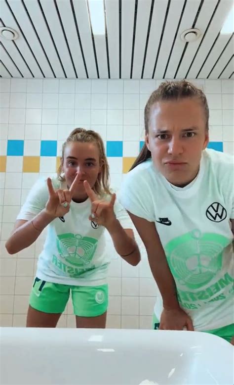 Jill Roord And Lynn Wilms Fussball Frauen Vfl Vfl Wolfsburg