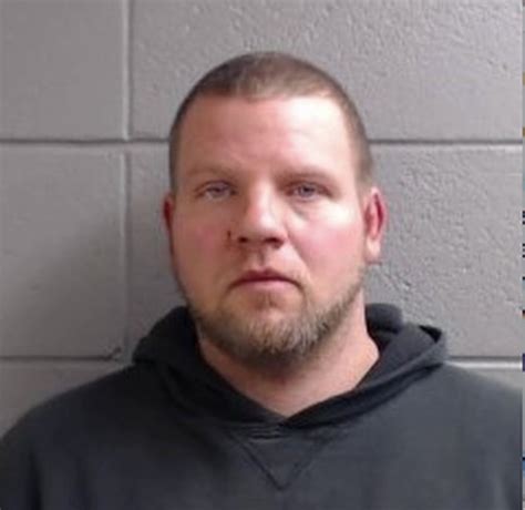 Sterling Police Looking For Noncompliant Sex Offender Shaw Local