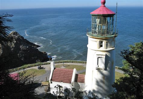 The Haunted Heceta Head Lighthouse in Oregon - LiteracyBase