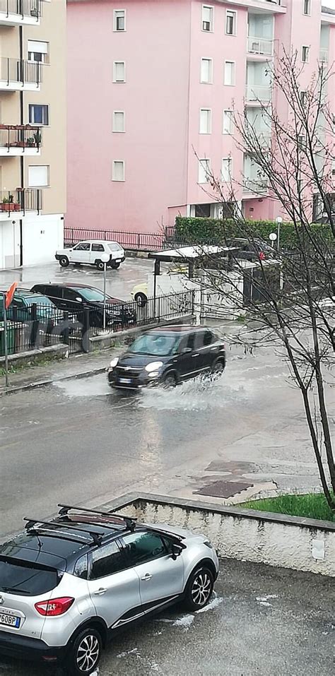 Acquazzone E Grandine A L Aquila Le Strade Si Trasformano In Fiumi