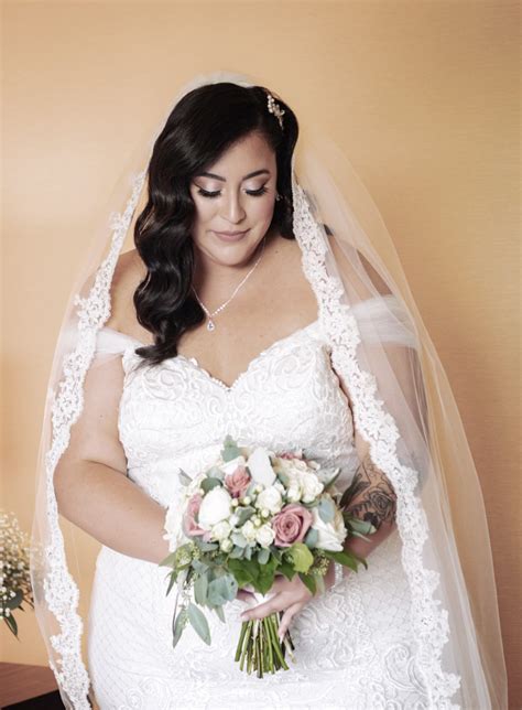 Genesis First To Be Featured Lace Mermaid Wedding Gown Strut