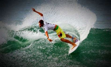 werri-beach-looking-to-ride-2009-success-in-surftag--424418