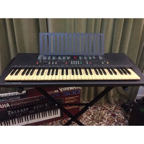 Yamaha Portatone Psr 300 Electronic Keyboard In West Bridgford