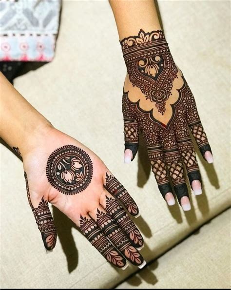 35 Trending Bridal Mehendi Designs That Are Fascinating Front Mehndi