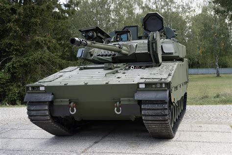 Soldiers from the 7th Mechanized Brigade familiarized themselves with ...