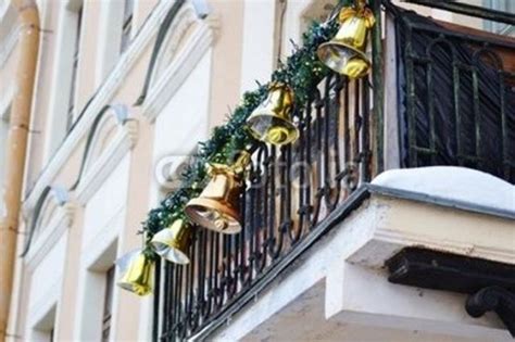 27 Cool Christmas Balcony Décor Ideas Digsdigs