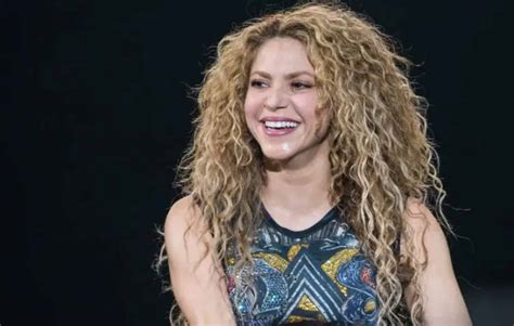 Shakira bio: net worth, age, height, weight, boyfriend, dating, wiki ...