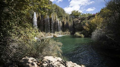 Una Sencilla Ruta En Teruel Por Una Preciosa Cascada De Aguas Turquesas