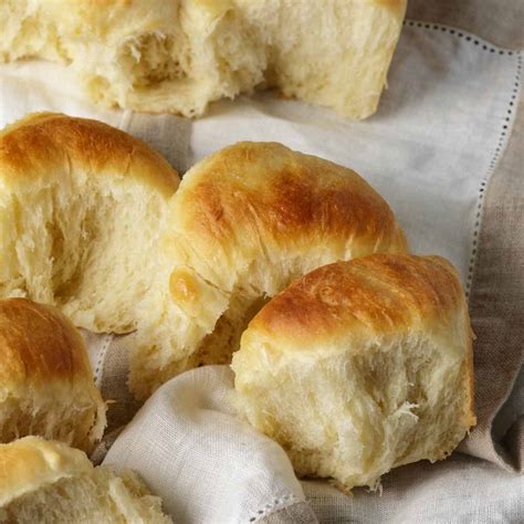 Soft And Fluffy Dinner Rolls Butter And Baggage