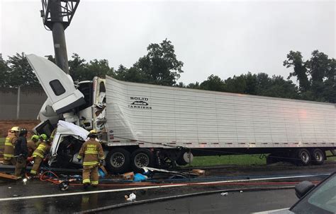 One Dead In Tractor Trailer Crash On I 495 In Fairfax County The