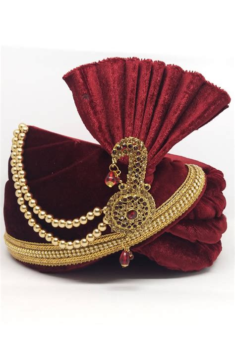 Embellished Velvet Turban In Maroon Mgm