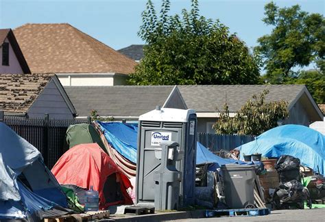 2 Dogs Shot 4 People Arrested At Resurrected Castro Valley Homeless