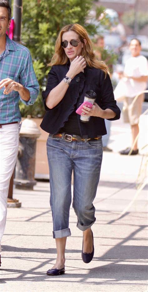 Julia Roberts Street Style | Reese witherspoon style, Street style ...