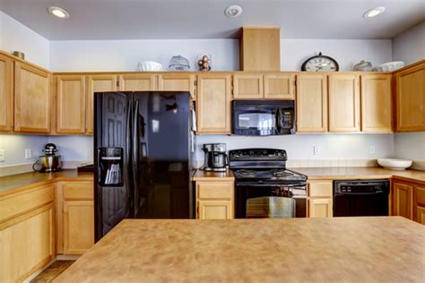 18 Colour Combinations With Brown Cabinets In Your Kitchen