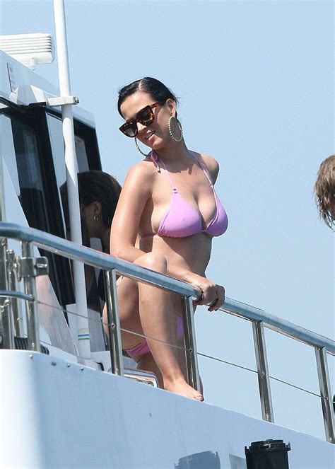 Katy Perry In Pink Bikini Gotceleb 8262 The Best Porn Website