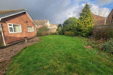 Blake Hall Road Mirfield Wf14 3 Bedroom Detached Bungalow For Sale