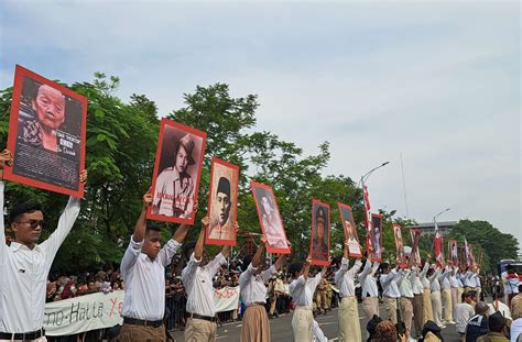 Galeri Foto Parade Surabaya Juang