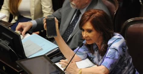 Cristina Kirchner Abri Nuevos Canales De Comunicaci N Con Sus