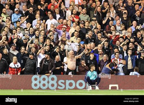 Sheffield United fans celebrate Stock Photo - Alamy