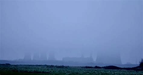 Cooling towers at Fiddlers Ferry collapse as heavy fog obscures view - Liverpool Echo