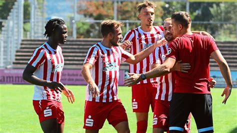 Im Vierten Oberliga Spiel Offenburger Fv Feiert Den Ersten Saisonsieg