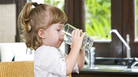 Quale Acqua Far Bere Ai Neonati E Ai Bambini