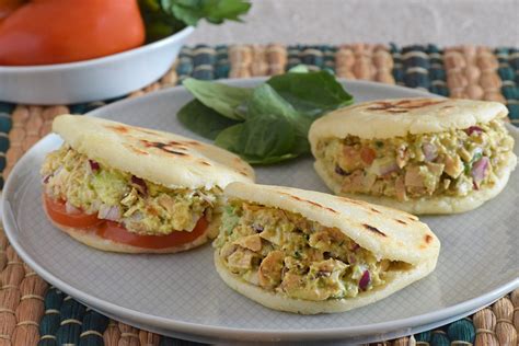 Arepas Venezolanas Reina Pepiada Receta De Cocina F Cil Sencilla Y