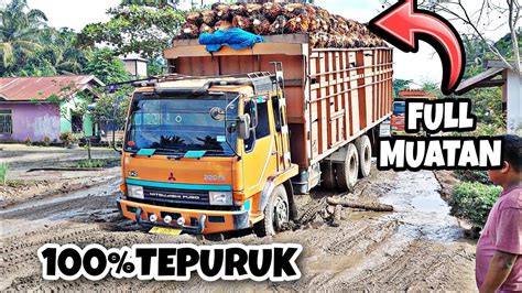 LUAR BIASA Truk Fuso Oren Full Muatan Sawit Berhasil Tuntaskan Medan