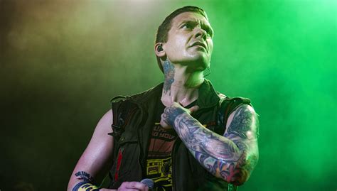 Shinedown's Smith Recalls Surreal Meeting With Atlantic Records Co