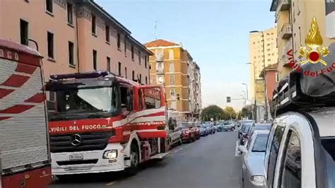 Al Menos Seis Muertos Y Heridos En Un Incendio En Una Residencia De