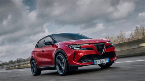 El Alfa Romeo Junior llega a España con versiones híbridas por 29 000