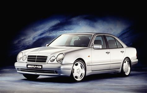 El Mercedes Benz Clase E W210 cumple 25 años Uno de los duros