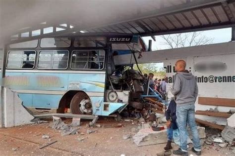 Maurice Morts Et Plusieurs Bless S Graves Dans Un Accident De Bus