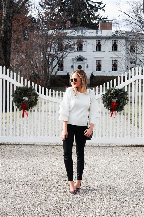 12 Classic Holiday Outfit Ideas Red White And Denim