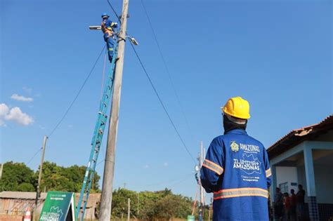 Governo do Amazonas implanta iluminação pública de LED em 86