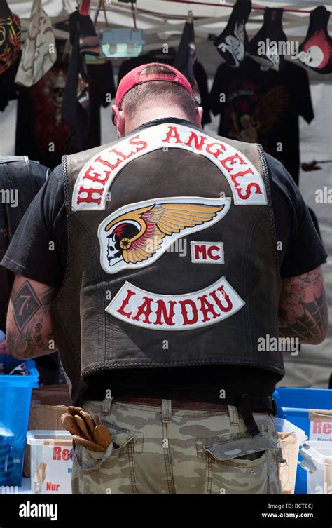 Vagos Vs Hells Angels