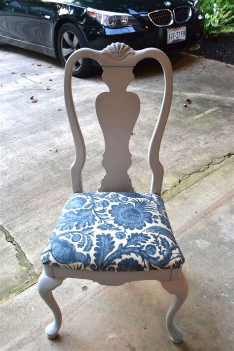 Painting Old Chairs With Annie Sloan Chalk Paint {newbie} Painting Old Chairs Chalk Paint